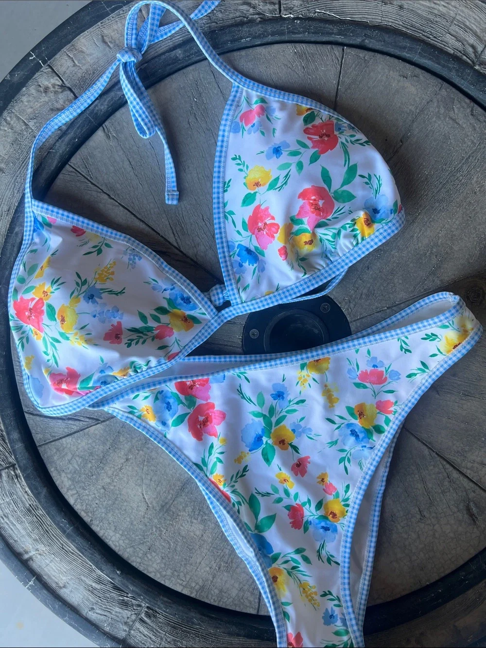 Wild Fable White Floral Bikini with Blue Trim. XL/Med B37